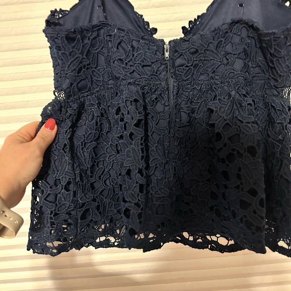 NWT Navy Lace Peplum Tank medium - Picture 4 of 5